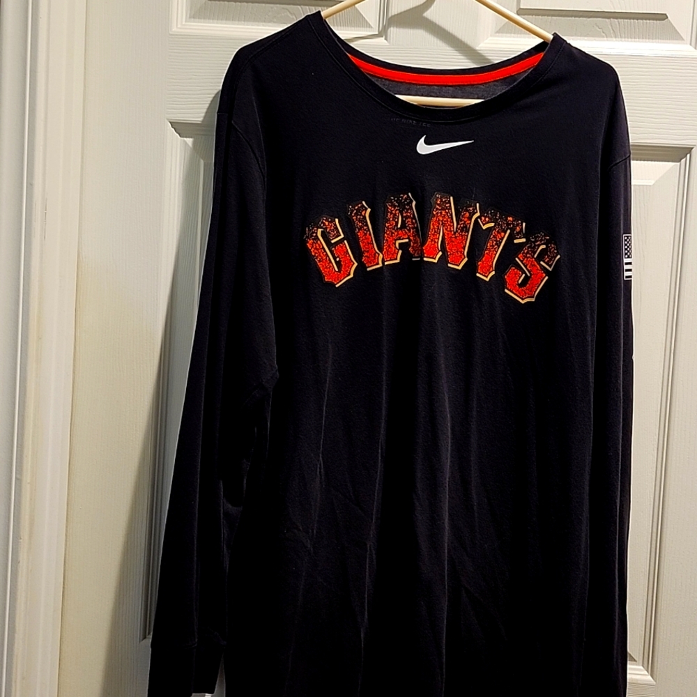 SF Giants Nike long sleeve shirt